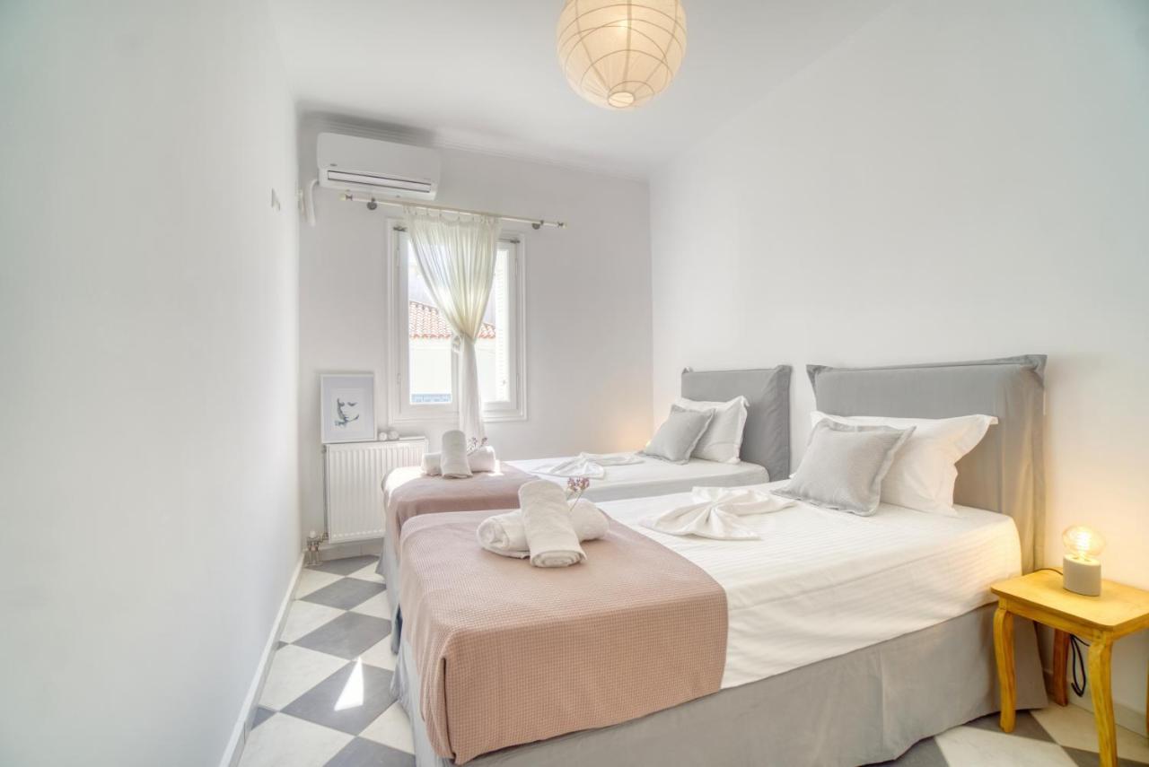 Stylish, Cozy 2-Bdr Flat In Andros Town By Explore Andros Eksteriør bilde
