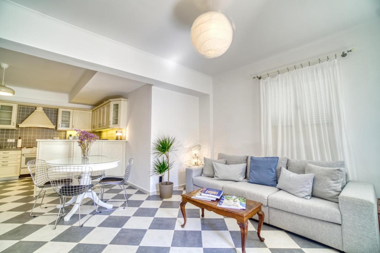 Stylish, Cozy 2-Bdr Flat In Andros Town By Explore Andros Eksteriør bilde